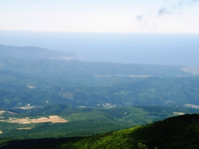 岩木山山頂から見た鰺ヶ沢町方面