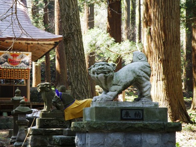 巌鬼山神社の狛犬
