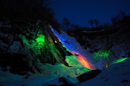 オシンコシンの滝　冬のライトアップ
