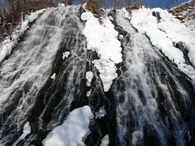 オシンコシンの滝　冬の光景