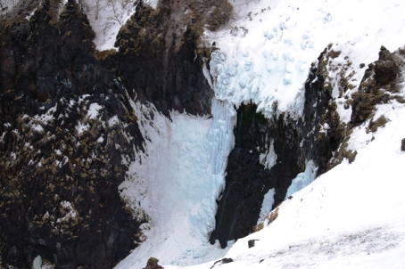 フレペの滝　冬の光景