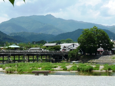 渡月橋と嵐山