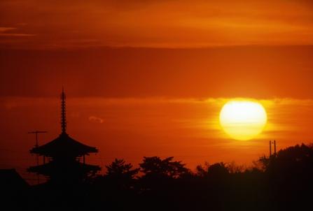 夕焼けの法隆寺