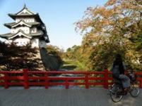 弘前城とレンタサイクル