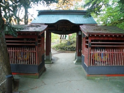中野神社の山門