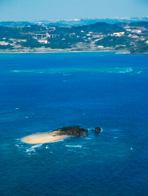クマカ島（コマカ島）の全景