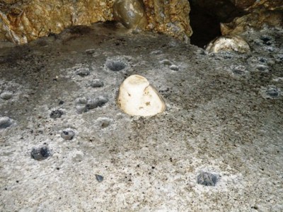 龍泉洞　石筍