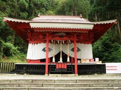 御座石神社の拝殿