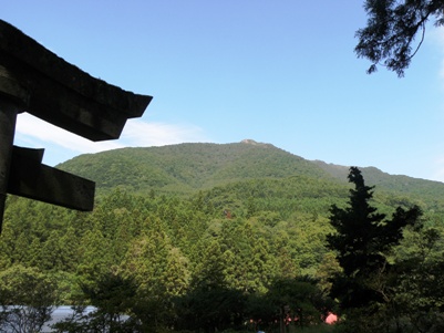 早池峰神社から見た早池峰山