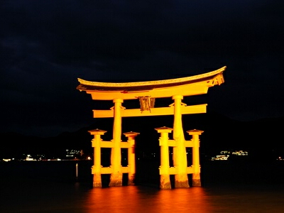 厳島神社　ライトアップ